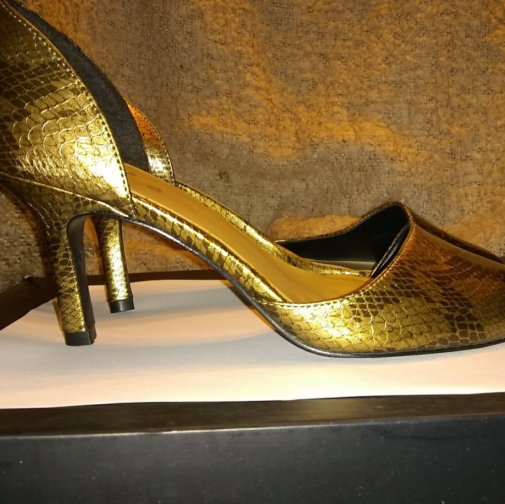 Studio 1940 heels